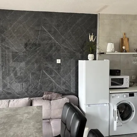 Naturiste Cap D'agde Heliopolis F 90 *