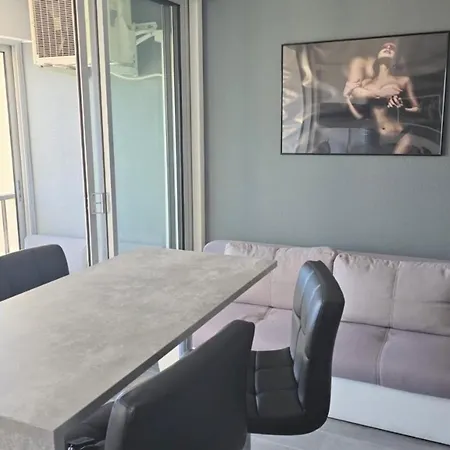 Naturiste Cap D'agde Heliopolis F 90 *